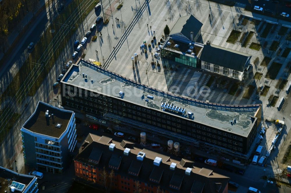 Luftbild Berlin - Neubau eines Büro- und Geschäftshauses Am Forum und Ecowiss an der Erich-Thilo-Straße Ecke Rudower Chaussee in Berlin, Deutschland