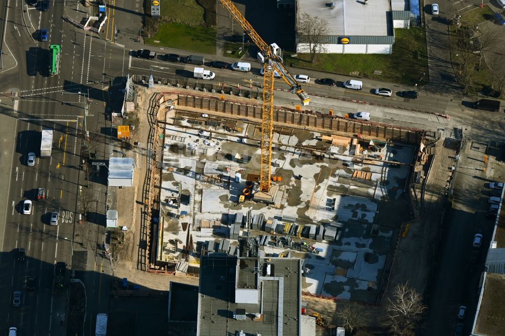 Berlin aus der Vogelperspektive: Neubau eines Büro- und Geschäftshauses an der Frankfurter Allee Ecke Buchberger Straße im Ortsteil Lichtenberg in Berlin, Deutschland