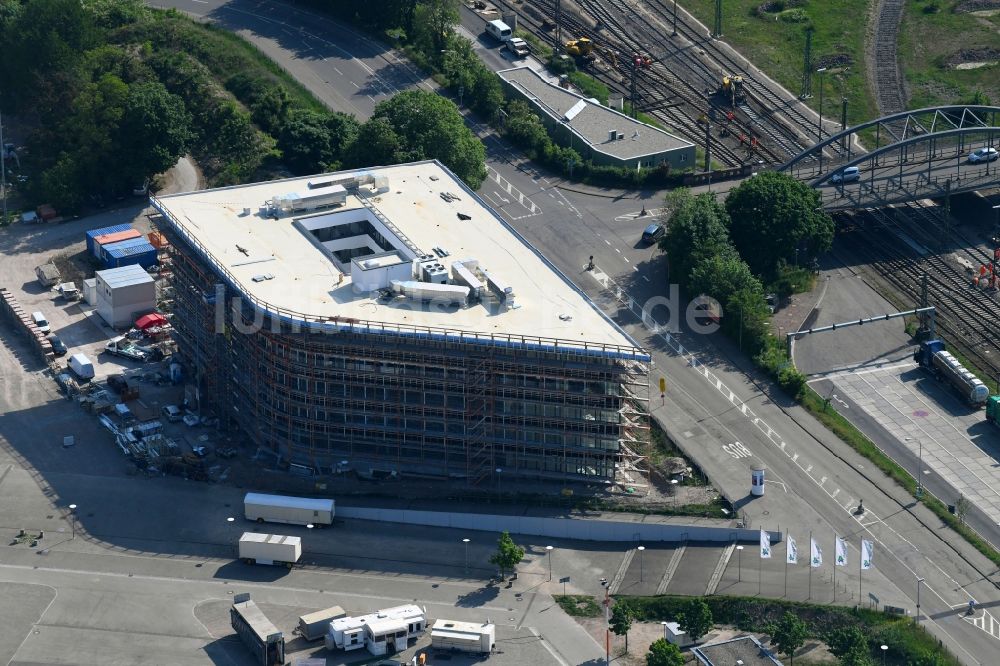 Freiburg im Breisgau aus der Vogelperspektive: Neubau eines Büro- und Geschäftshauses in Freiburg im Breisgau im Bundesland Baden-Württemberg, Deutschland