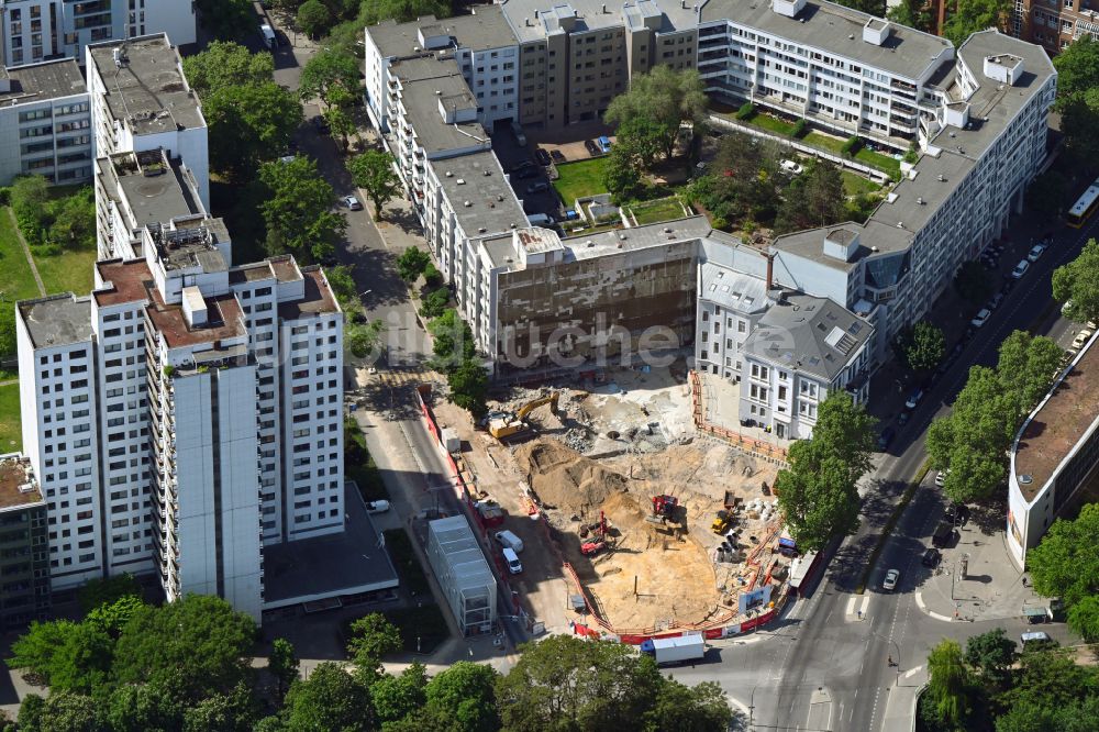 Berlin aus der Vogelperspektive: Neubau eines Büro- und Geschäftshauses der HYP-Zentrale an der Budapester Straße - Lützowstraße in Berlin, Deutschland