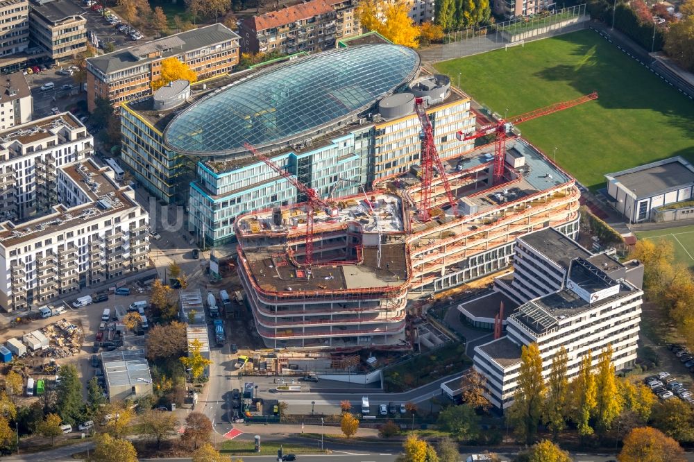 Luftbild Düsseldorf - Neubau eines Büro- und Geschäftshauses Infinity Office an der Schwannstraße in Düsseldorf im Bundesland Nordrhein-Westfalen, Deutschland