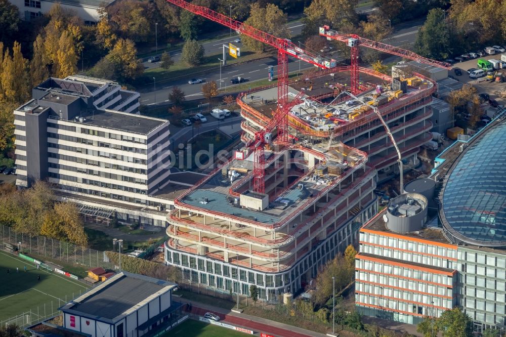 Düsseldorf aus der Vogelperspektive: Neubau eines Büro- und Geschäftshauses Infinity Office an der Schwannstraße in Düsseldorf im Bundesland Nordrhein-Westfalen, Deutschland