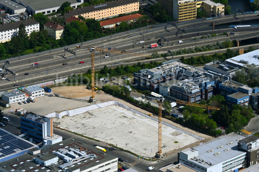 Berlin von oben - Neubau eines Büro- und Geschäftshauses INK Berlin - Inspire Neukölln an der Ballinstraße - Woermannkehre in Berlin, Deutschland