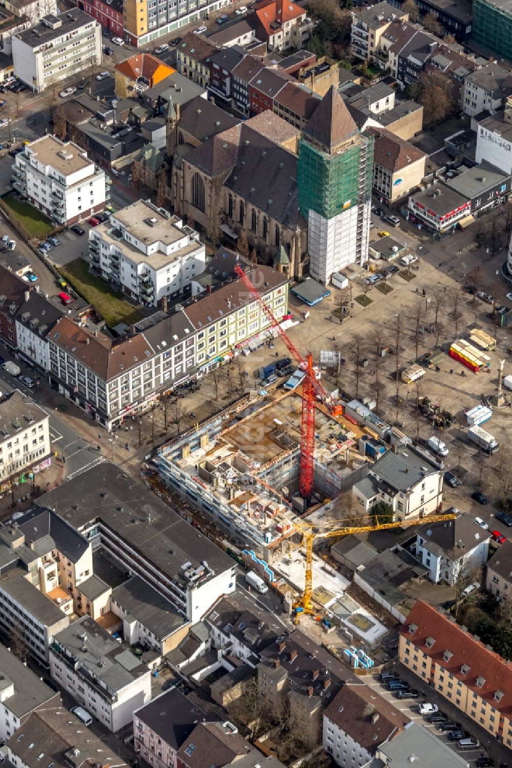 Oberhausen von oben - Neubau eines Büro- und Geschäftshauses Jobcenter Oberhausen an der Marktstraße in Oberhausen im Bundesland Nordrhein-Westfalen, Deutschland