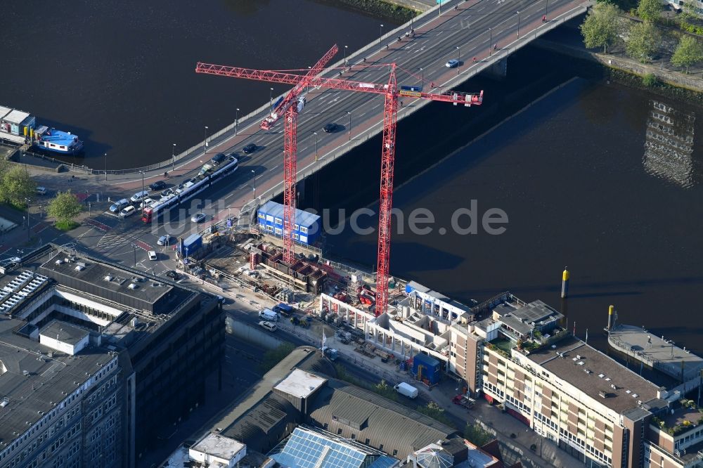 Bremen aus der Vogelperspektive: Neubau eines Büro- und Geschäftshauses der Kühne + Nagel (AG & Co.) KG in Bremen, Deutschland