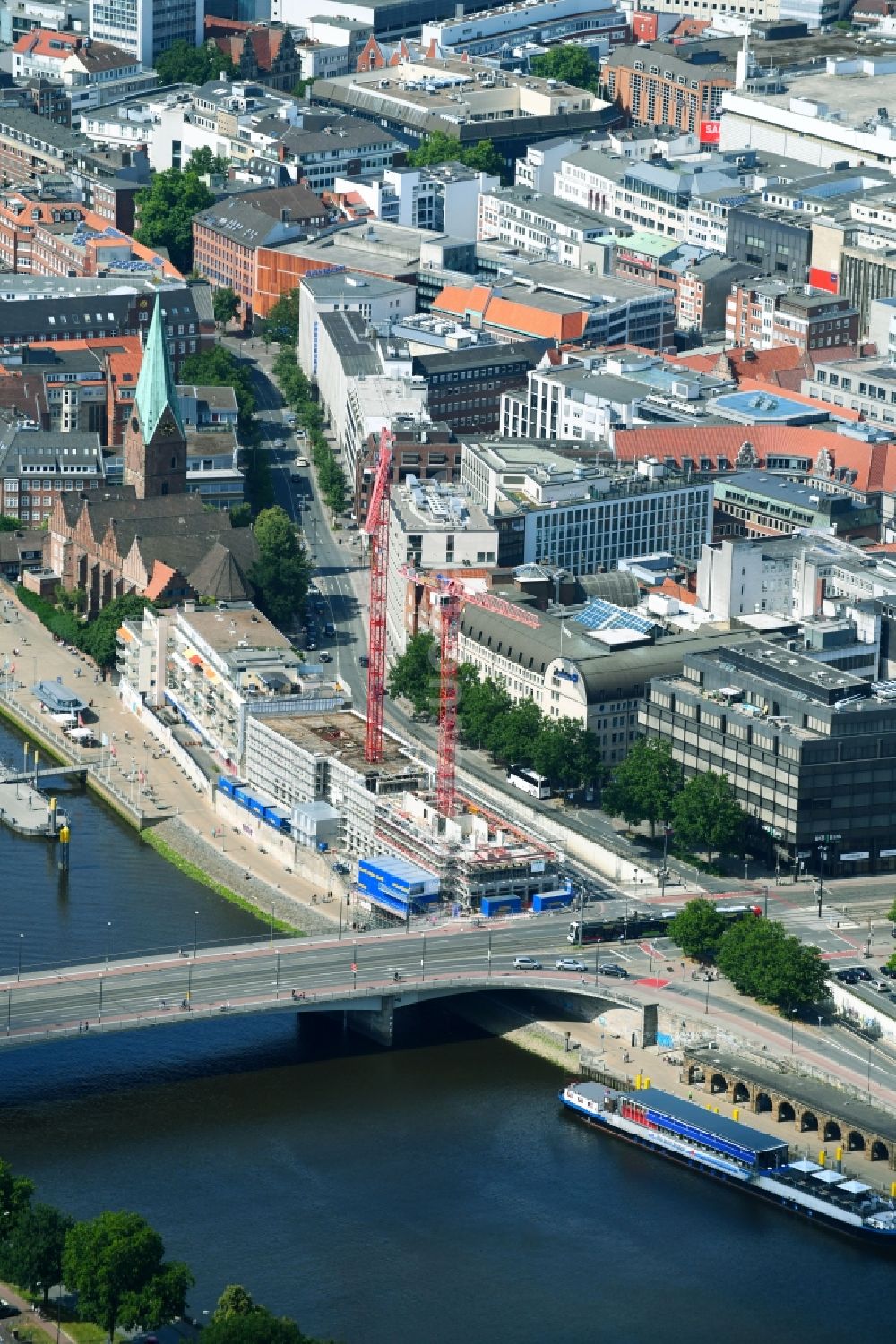 Bremen aus der Vogelperspektive: Neubau eines Büro- und Geschäftshauses der Kühne + Nagel (AG & Co.) KG in Bremen, Deutschland