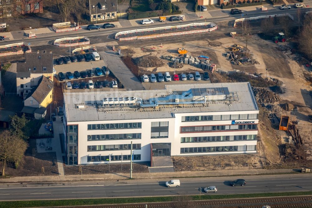 Bochum von oben - Neubau eines Büro- und Geschäftshauses office 51°7 der Goldbeck West GmbH im Ortsteil Laer in Bochum im Bundesland Nordrhein-Westfalen, Deutschland