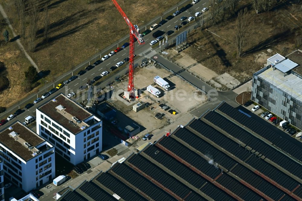 Luftaufnahme Berlin - Neubau eines Büro- und Geschäftshauses Am Oktogon im Ortsteil Adlershof in Berlin, Deutschland