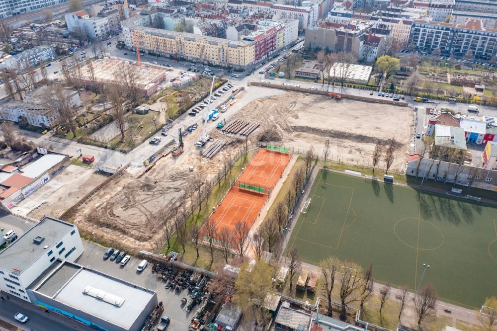 Berlin von oben - Neubau eines Büro- und Geschäftshauses Ostkreuz Campus in Berlin, Deutschland