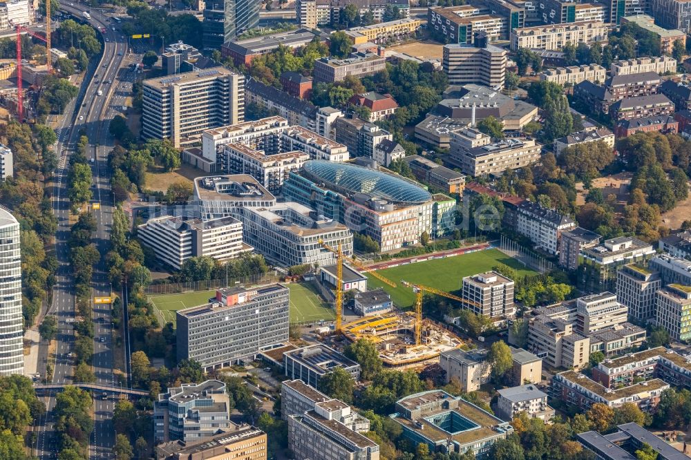 Düsseldorf von oben - Neubau eines Büro- und Geschäftshauses The Oval in Düsseldorf im Bundesland Nordrhein-Westfalen, Deutschland