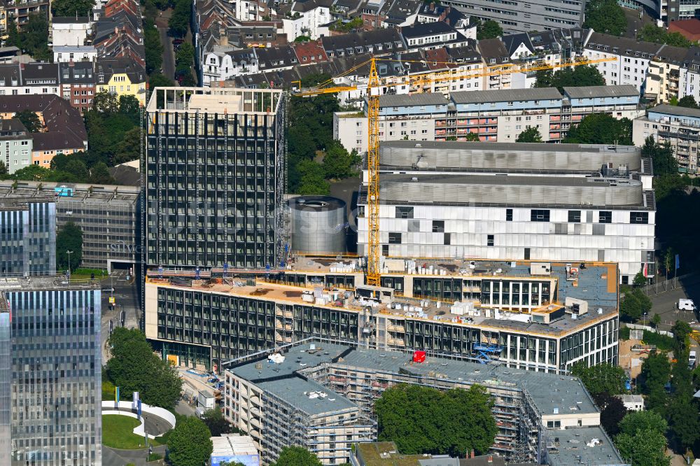 Luftbild Düsseldorf - Neubau eines Büro- und Geschäftshauses Pandion OfficeHome Rise in Düsseldorf im Bundesland Nordrhein-Westfalen, Deutschland