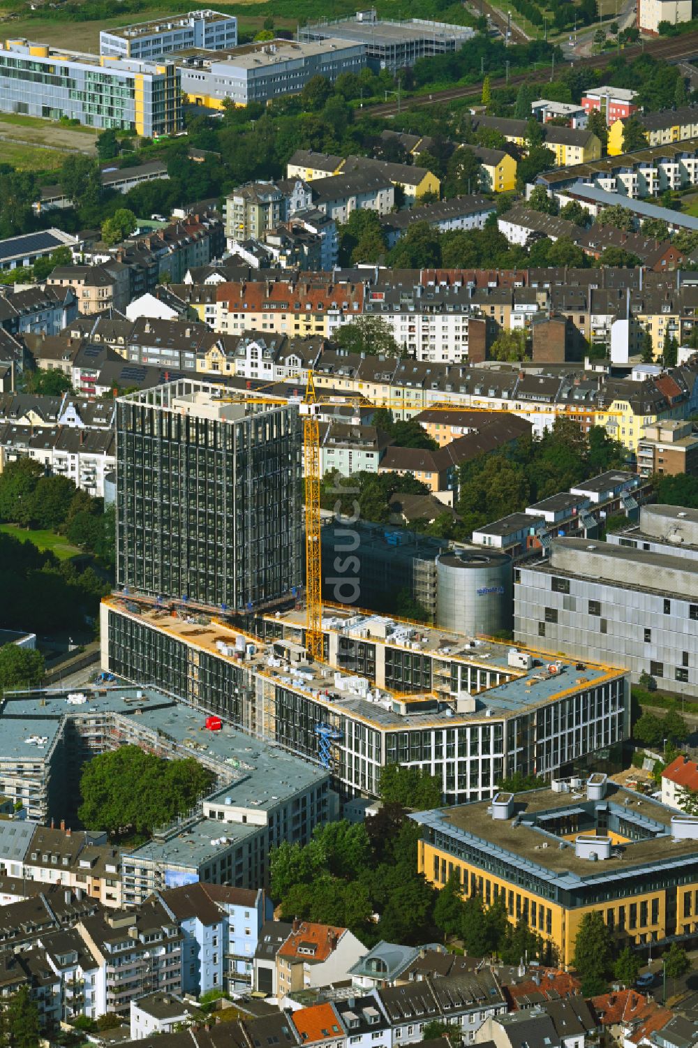 Düsseldorf von oben - Neubau eines Büro- und Geschäftshauses Pandion OfficeHome Rise in Düsseldorf im Bundesland Nordrhein-Westfalen, Deutschland