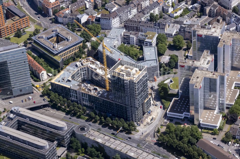 Luftbild Düsseldorf - Neubau eines Büro- und Geschäftshauses Pandion OfficeHome Rise in Düsseldorf im Bundesland Nordrhein-Westfalen, Deutschland