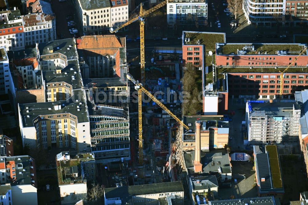 Berlin von oben - Neubau eines Büro- und Geschäftshauses des Projekts Schönhauser Allee 9 im Ortsteil Prenzlauer Berg in Berlin, Deutschland