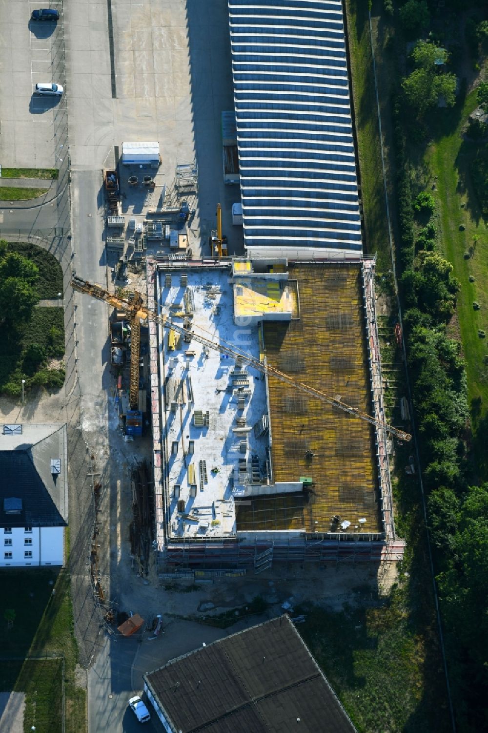 Rostock von oben - Neubau eines Büro- und Geschäftshauses in Rostock im Bundesland Mecklenburg-Vorpommern, Deutschland