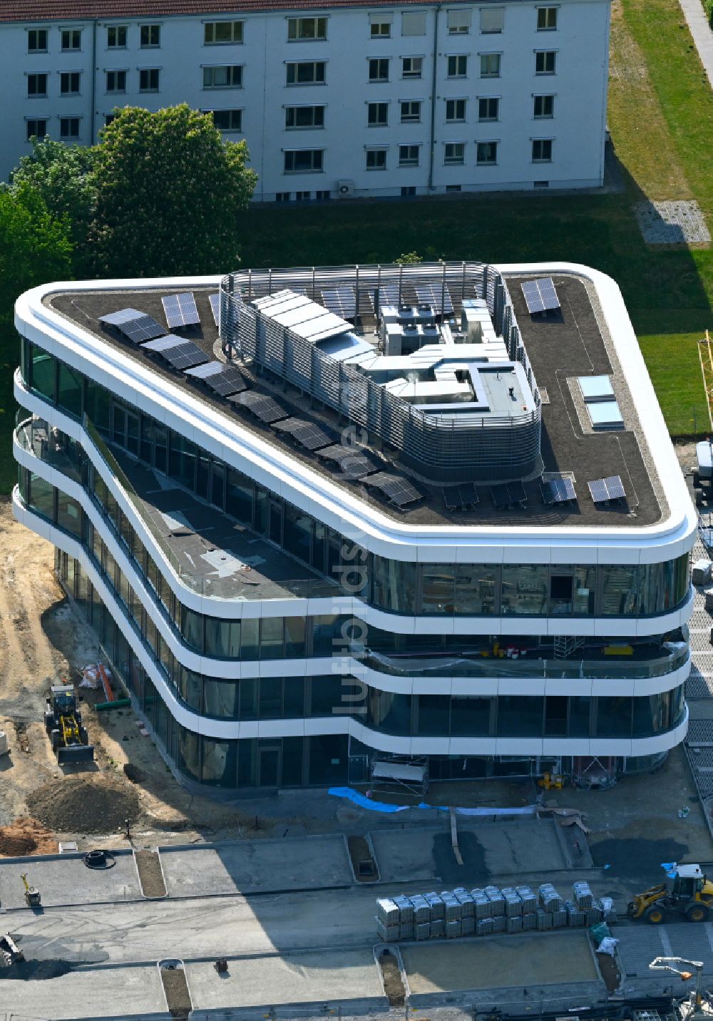 Luftbild Würzburg - Neubau eines Büro- und Geschäftshauses SKYONE Office am Hubland in Würzburg im Bundesland Bayern, Deutschland