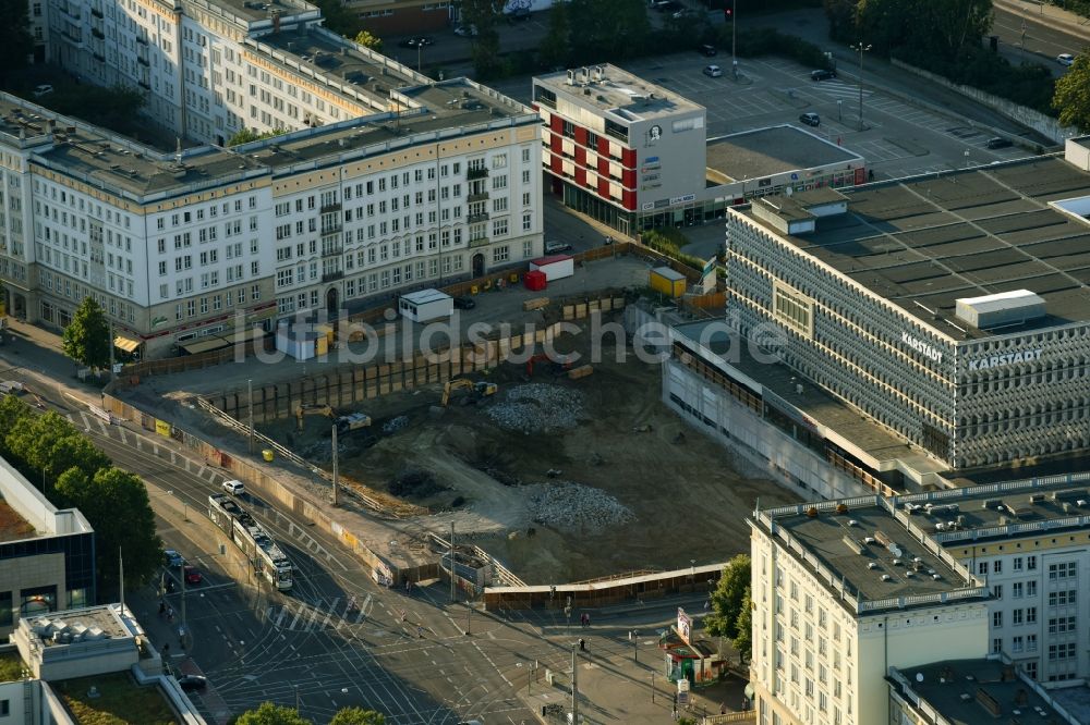 Luftaufnahme Magdeburg - Neubau eines Büro- und Geschäftshauses der Städtischen Werke Magdeburg an der Ernst-Reuter-Allee Ecke Breiter Weg im Ortsteil Altstadt in Magdeburg im Bundesland Sachsen-Anhalt, Deutschland