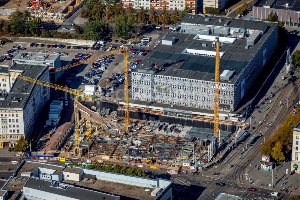 Magdeburg von oben - Neubau eines Büro- und Geschäftshauses der Städtischen Werke Magdeburg an der Ernst-Reuter-Allee Ecke Breiter Weg im Ortsteil Altstadt in Magdeburg im Bundesland Sachsen-Anhalt, Deutschland