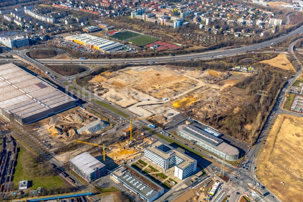 Düsseldorf aus der Vogelperspektive: Neubau eines Büro- und Geschäftshauses THEO105 der Grundstücksgesellschaft HOBERG & DRIESCH mbH an der Theodorstraße in Düsseldorf im Bundesland Nordrhein-Westfalen, Deutschland