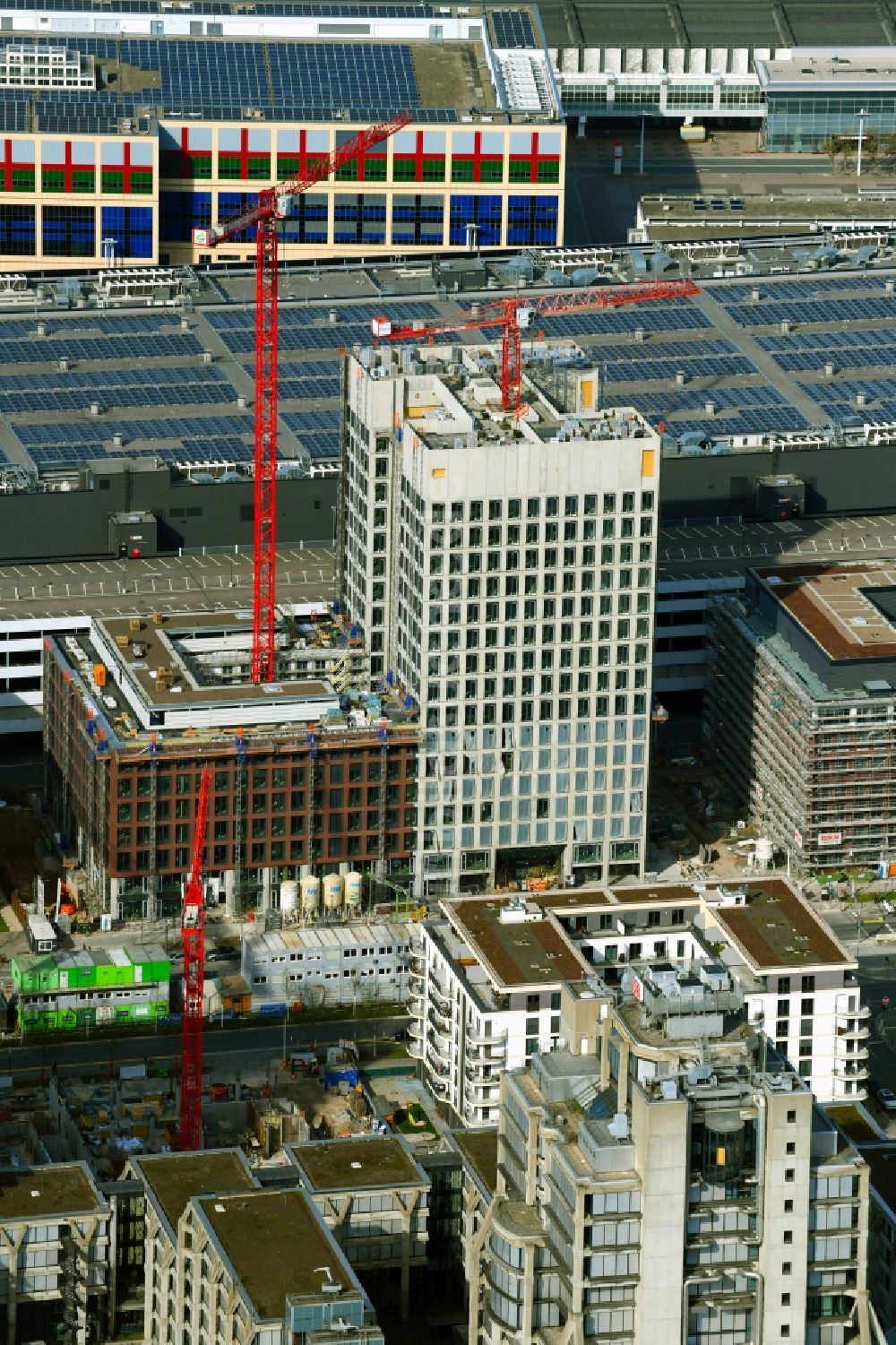 Luftaufnahme Frankfurt am Main - Neubau eines Büro- und Geschäftshauses DB Tower im Ortsteil Gallus in Frankfurt am Main im Bundesland Hessen, Deutschland