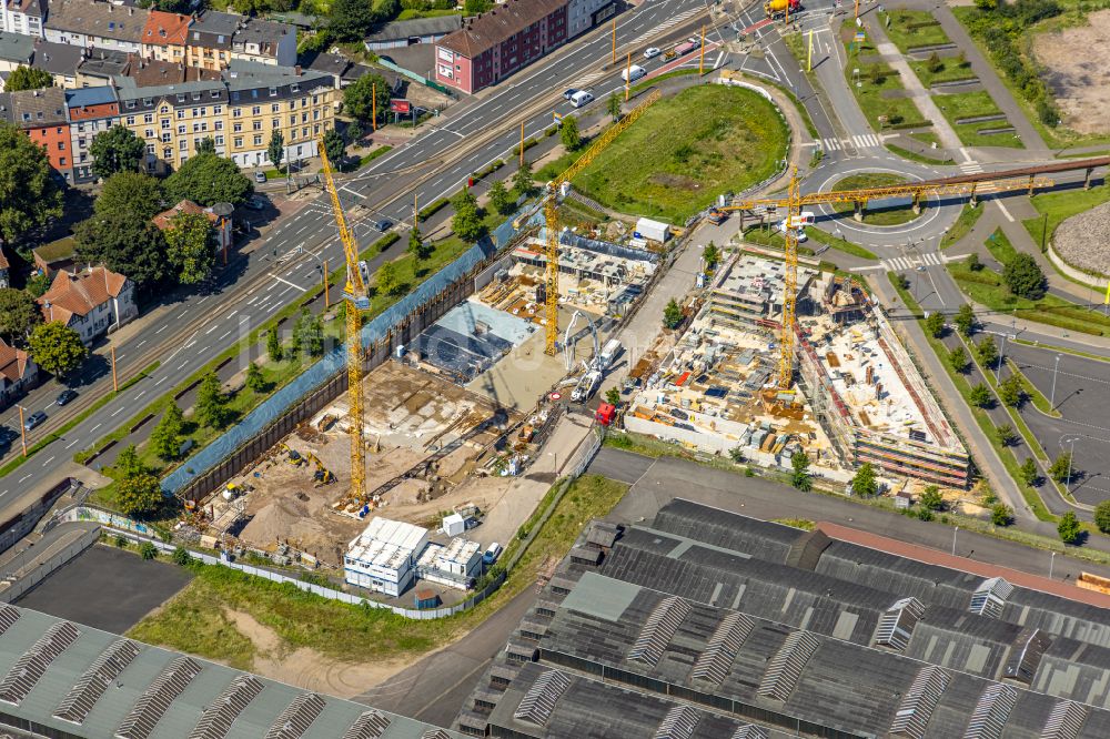 Bochum von oben - Neubau eines Büro- und Geschäftshauses TRIUM - An der Jahrhunderthalle in Bochum im Bundesland Nordrhein-Westfalen, Deutschland