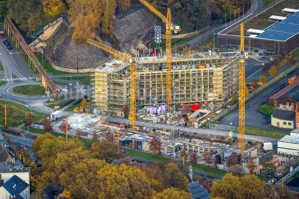 Bochum aus der Vogelperspektive: Neubau eines Büro- und Geschäftshauses TRIUM - An der Jahrhunderthalle in Bochum im Bundesland Nordrhein-Westfalen, Deutschland