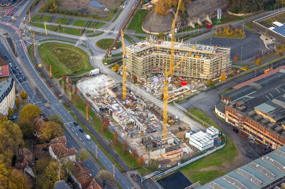 Bochum von oben - Neubau eines Büro- und Geschäftshauses TRIUM - An der Jahrhunderthalle in Bochum im Bundesland Nordrhein-Westfalen, Deutschland