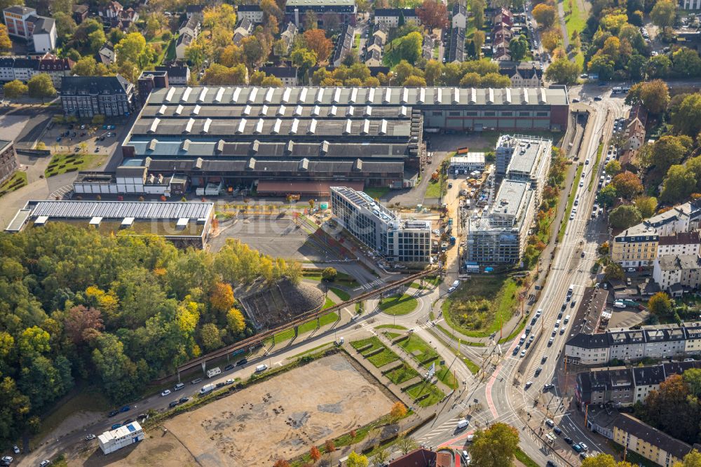 Bochum von oben - Neubau eines Büro- und Geschäftshauses TRIUM - An der Jahrhunderthalle in Bochum im Bundesland Nordrhein-Westfalen, Deutschland