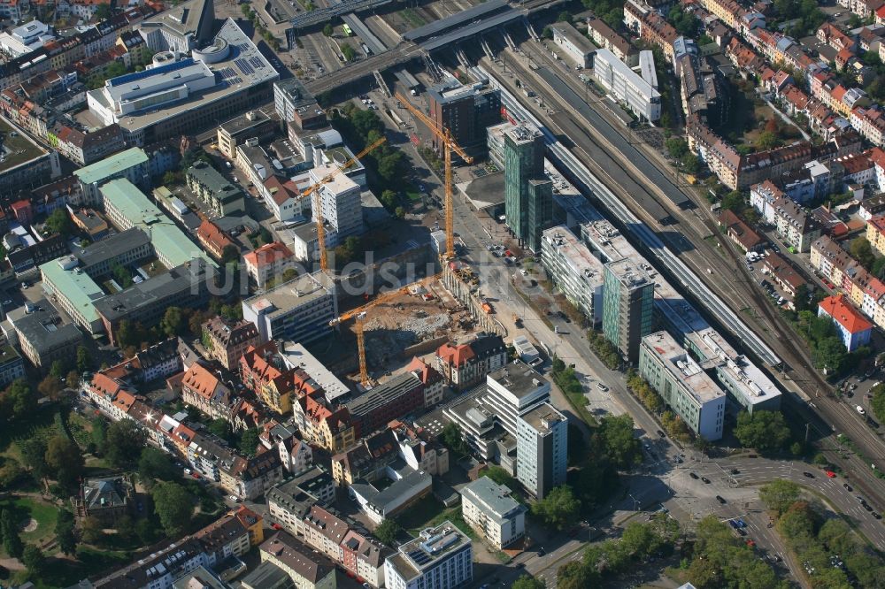 Freiburg im Breisgau aus der Vogelperspektive: Neubau eines Büro- und Geschäftshauses der Volksbank Freiburg und der Aula des St. Ursula Gymnasiums in Freiburg im Breisgau im Bundesland Baden-Württemberg, Deutschland