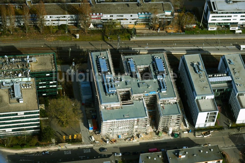 Luftaufnahme Frankfurt am Main - Neubau eines Büro- und Verwaltungsgebäudes an der Breitlacherstraße in Frankfurt am Main im Bundesland Hessen, Deutschland