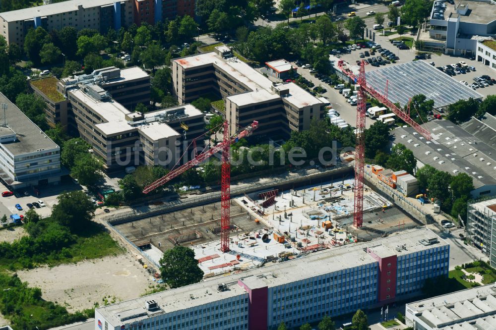 München von oben - Neubau Bürogebäude des Geschäftshauses in München im Bundesland Bayern, Deutschland