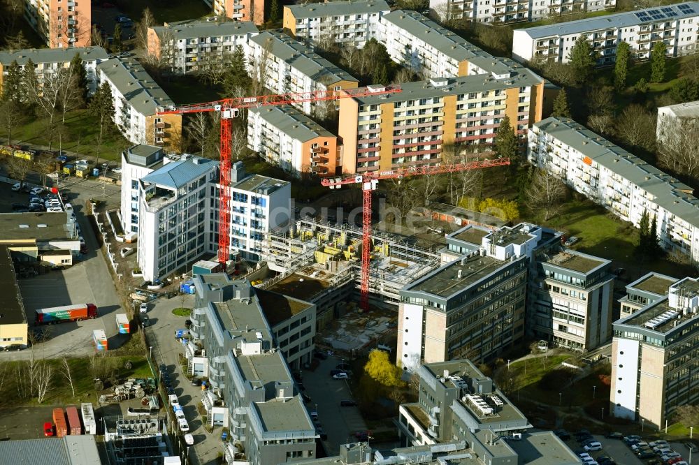 Berlin aus der Vogelperspektive Neubau eines Büro und Geschäftshauses