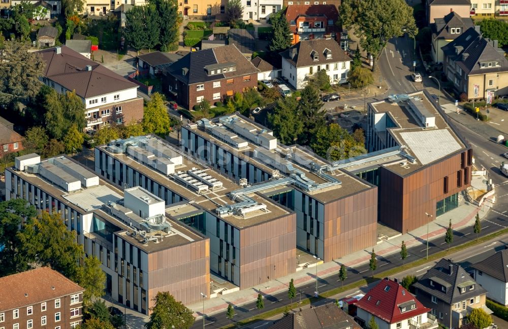 Bottrop von oben - Neubau des Campus der Fachhochschule - Hochschule Ruhr West in Bottrop im Bundesland Nordrhein-Westfalen