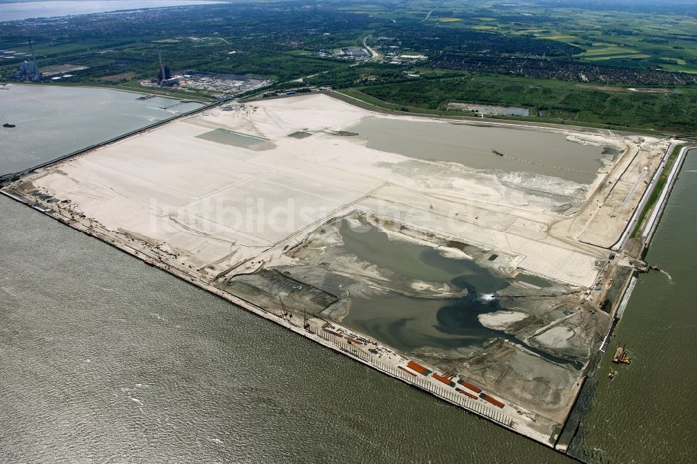 Luftbild Wilhelmshaven - Neubau der Containerterminals im Containerhafen des Überseehafen des Jade Weser Port ( JWP ) an der Nordsee in Wilhelmshaven im Bundesland Niedersachsen, Deutschland