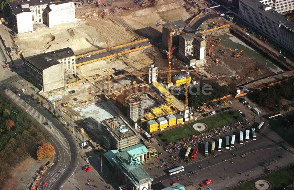 Berlin von oben - Neubau Dresdner Bank am Brandenburger Tor / Jede Verwendung nur mit Urheberangabe: Foto: LUFTBILD & PRESSEFOTO/Robert Grahn und Belegzusendung bei Drucken statthaft !!