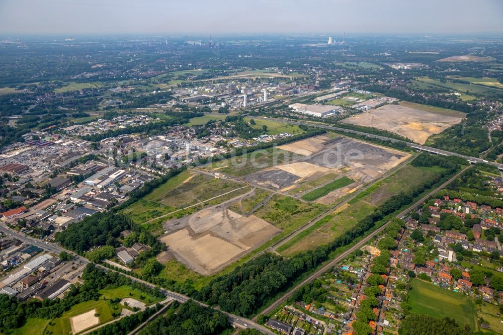 Oberhausen von oben - Neubau des Edeka-Zentrallagers im Gewerbegebiet Weierheide in Oberhausen im Bundesland Nordrhein-Westfalen, Deutschland