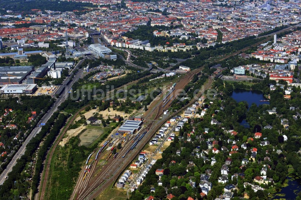 Berlin von oben - Neubau - Einfamilienhaus - Wohngebiet entlang der Hilde-Ephraim-Straße im Stadtteil Grunewald von Berlin