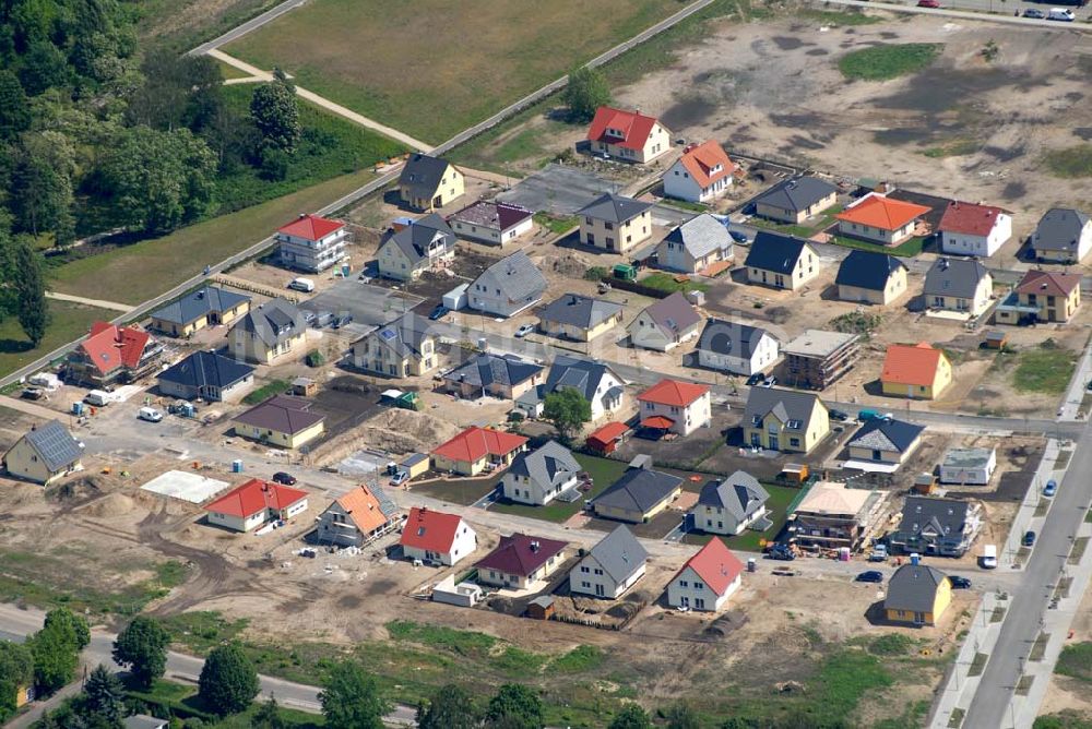 Biesdorf von oben - Neubau von Einfamilienhäuser in Biesdorf