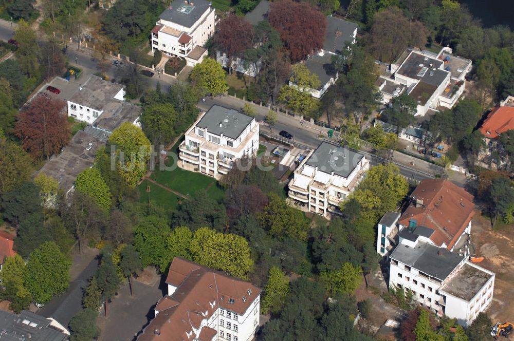 Luftbild Berlin - Neubau Einfamilienhäuser an der Delbrückstrasse 15 am Hubertussee in 14193 BERLIN