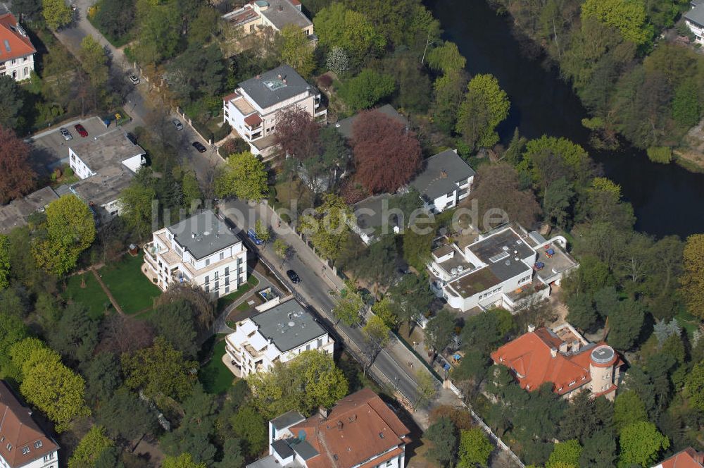 Berlin von oben - Neubau Einfamilienhäuser an der Delbrückstrasse 15 am Hubertussee in 14193 BERLIN