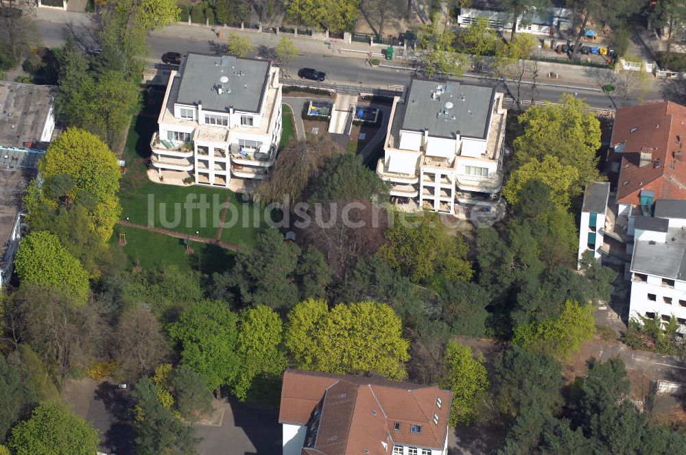 Luftbild Berlin - Neubau Einfamilienhäuser an der Delbrückstrasse 15 am Hubertussee in 14193 BERLIN