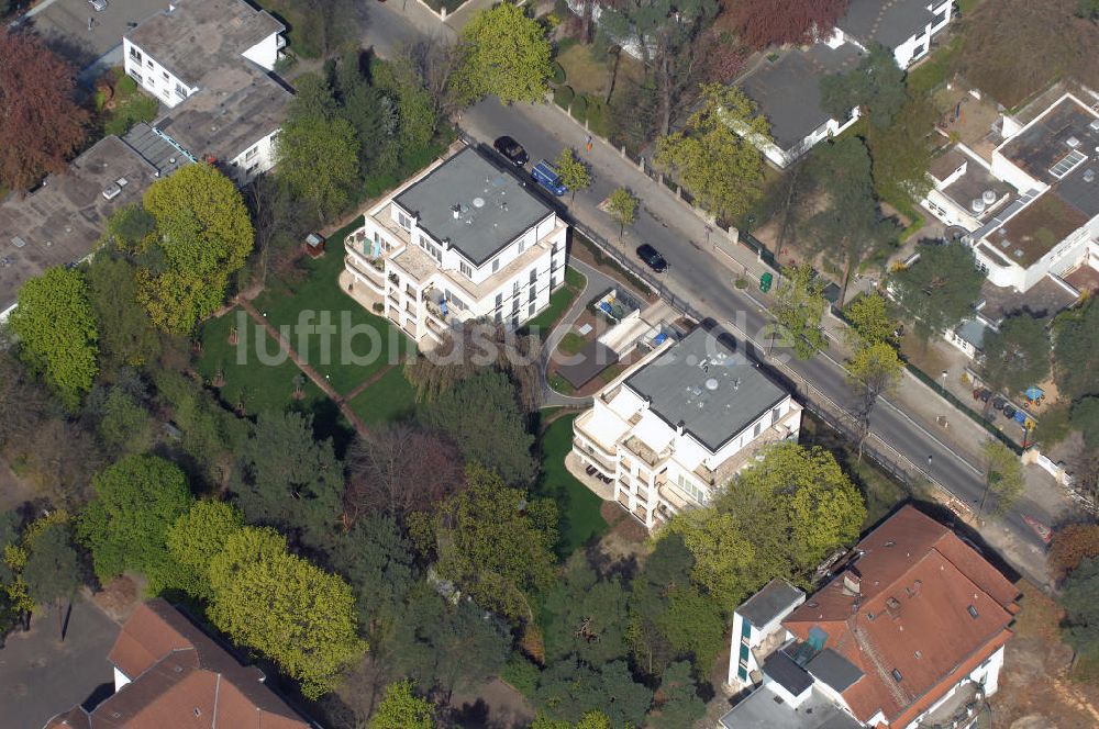 Berlin von oben - Neubau Einfamilienhäuser an der Delbrückstrasse 15 am Hubertussee in 14193 BERLIN