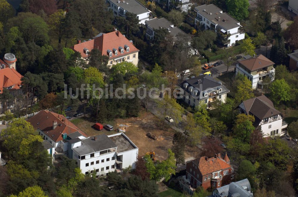 Luftbild Berlin - Neubau Einfamilienhäuser an der Delbrückstrasse 15 am Hubertussee in 14193 BERLIN