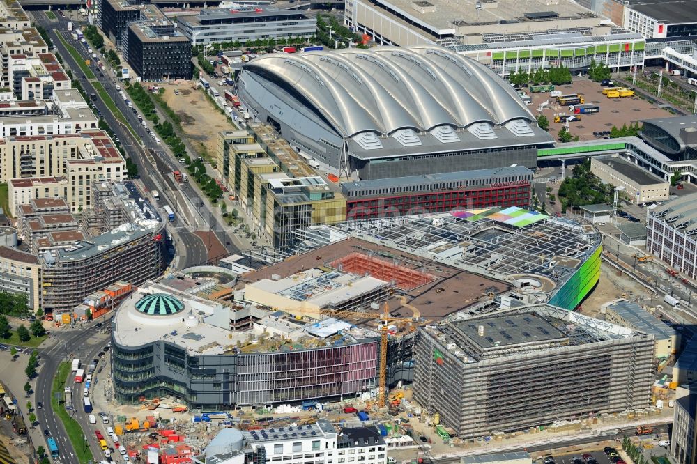 Frankfurt am Main aus der Vogelperspektive: Neubau des Einkaufs- Zentrum Skyline Plaza im Ortsteil Gallus in Frankfurt am Main im Bundesland Hessen, Deutschland