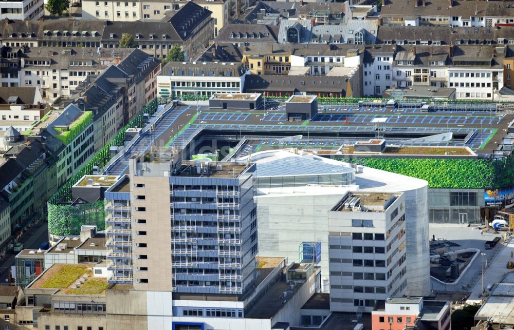 Koblenz von oben - Neubau des Einkaufszentrums und Kulturgebäude Forum Mittelrhein auf dem Zentralplatz in Koblenz im Bundesland Rheinland-Pfalz