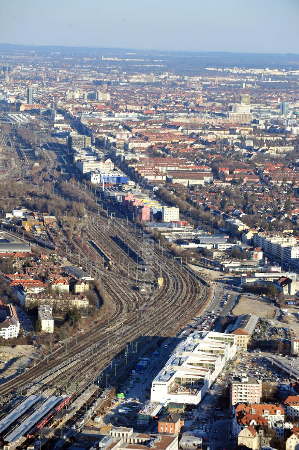 München-Pasing von oben - Neubau des Einkaufszentrums Pasing Arcaden in München-Pasing