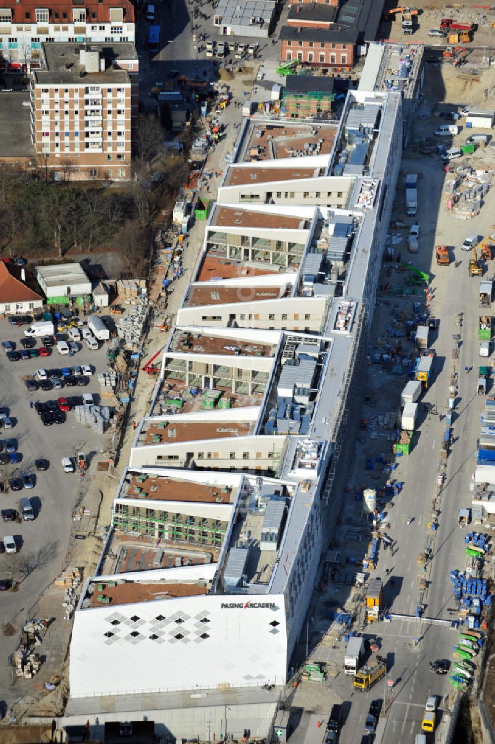 München-Pasing von oben - Neubau des Einkaufszentrums Pasing Arcaden in München-Pasing