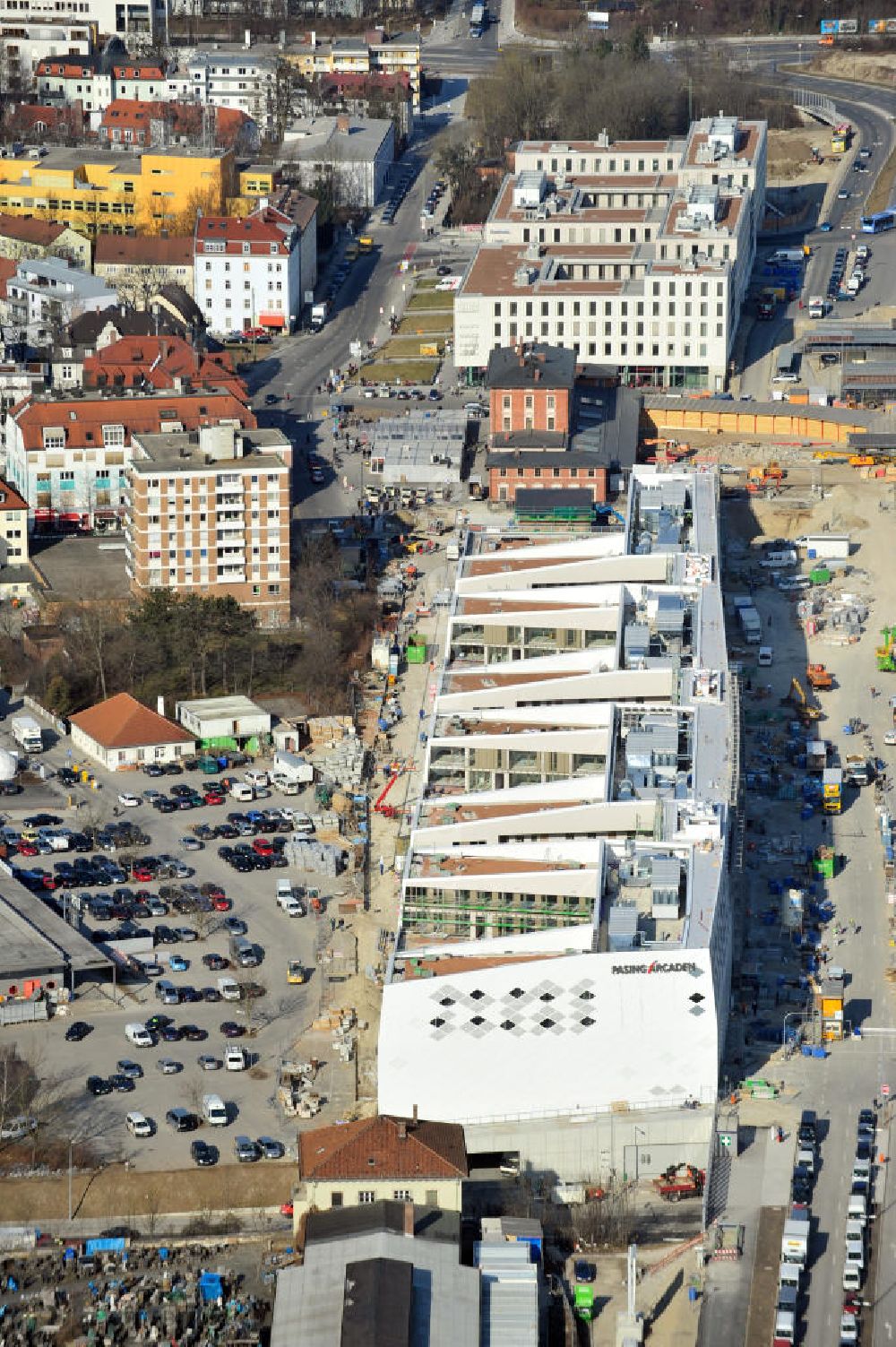 München-Pasing aus der Vogelperspektive: Neubau des Einkaufszentrums Pasing Arcaden in München-Pasing