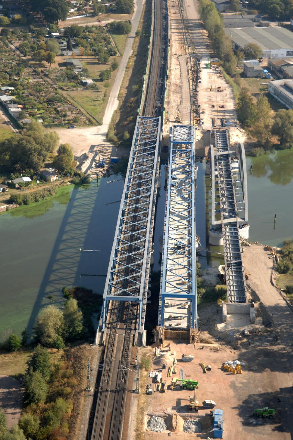 RATHENOW aus der Vogelperspektive: Neubau der Eisenbahnüberführung Havelbrücke Rathenow