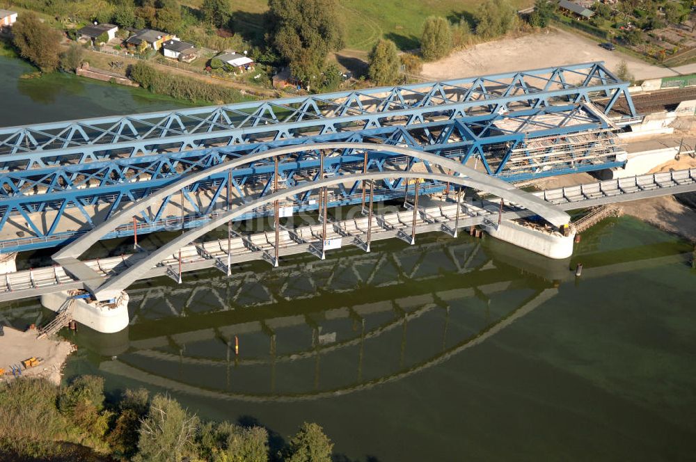 RATHENOW aus der Vogelperspektive: Neubau der Eisenbahnüberführung Havelbrücke Rathenow